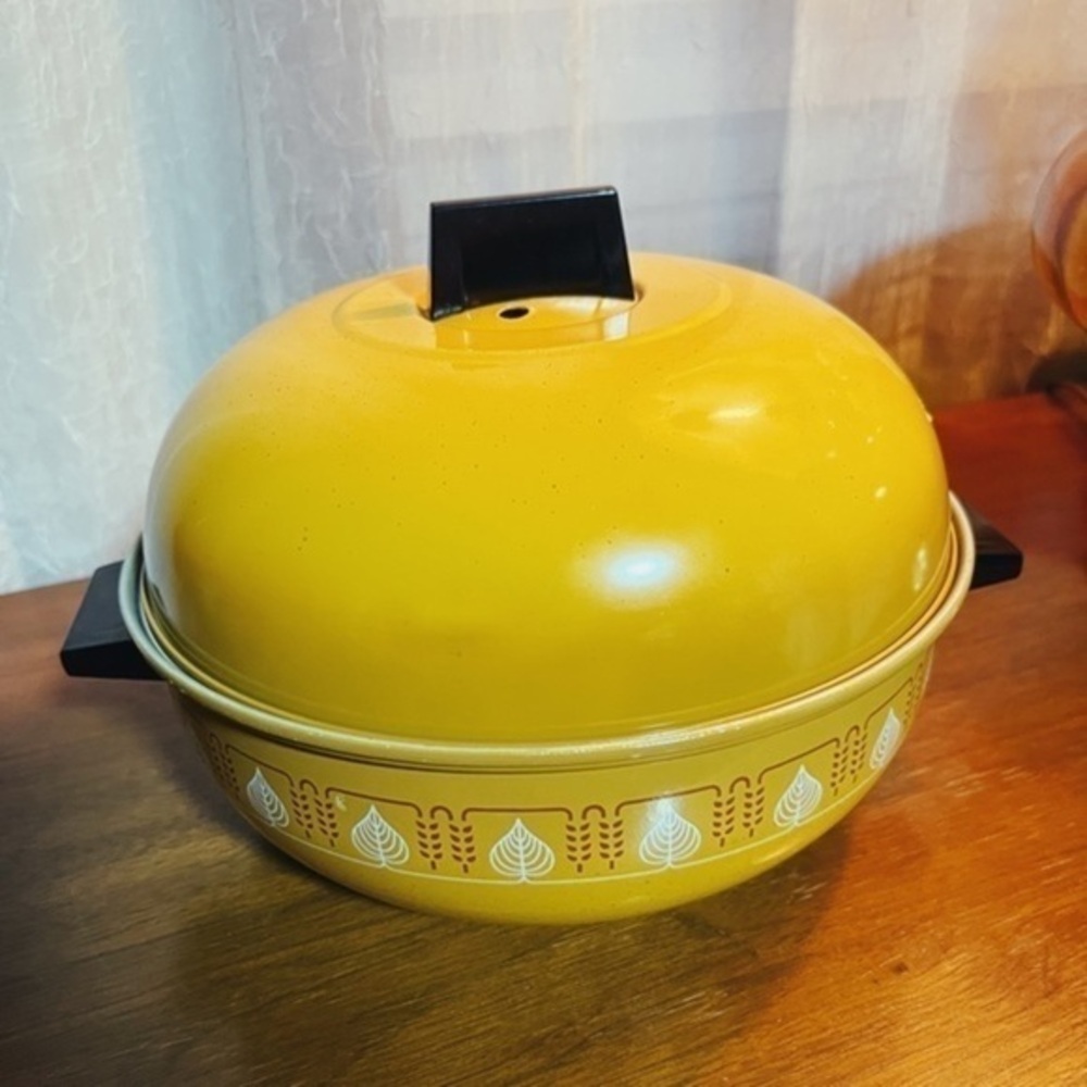 Vintage West Bend Bun Warming Oven